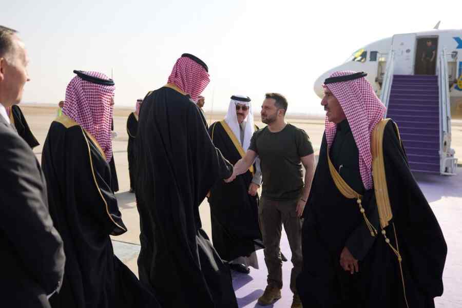 Zelensky tiba di Arab Saudi