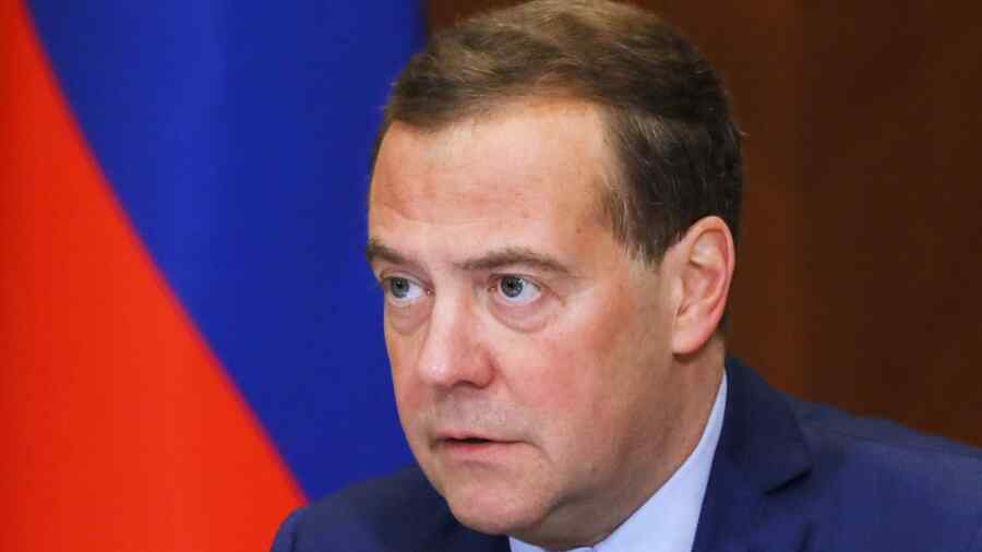 Medvedev Menyerukan Pengusiran Duta Besar Uni Eropa Dari Rusia