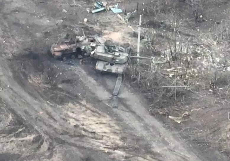 Pasukan Khusus Rusia Berhasil Masuk Ke Dalam Tank Abrams Yang Hancur Di Berdychi