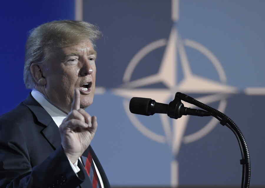 Trump Mengatakan AS Akan Tetap Berada Di NATO