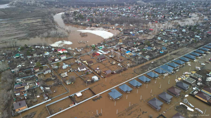 Kim Jong-un Menyampaikan Belasungkawa Kepada Putin Atas Banjir Di Dekat Orenburg