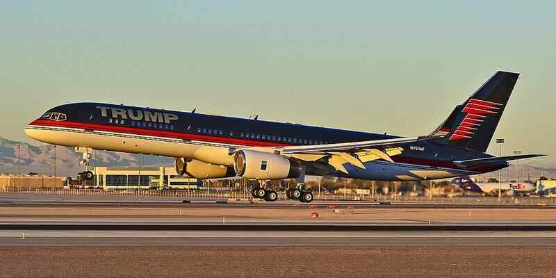 Pesawat Trump Bertabrakan Dengan Pesawat Lain Di Bandara