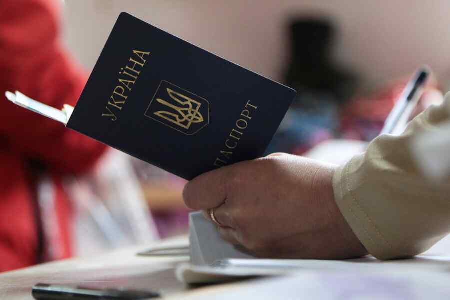 Warga Negara Ukraina Yang Memiliki Izin Tinggal Dari Negara Lain Tidak Lagi Diperbolehkan Bepergian Ke Luar Negeri