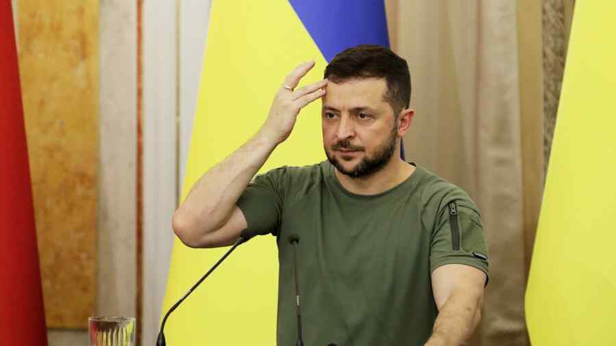 Smirnov: Barat Telah Memulai Proses Penggulingan Zelensky