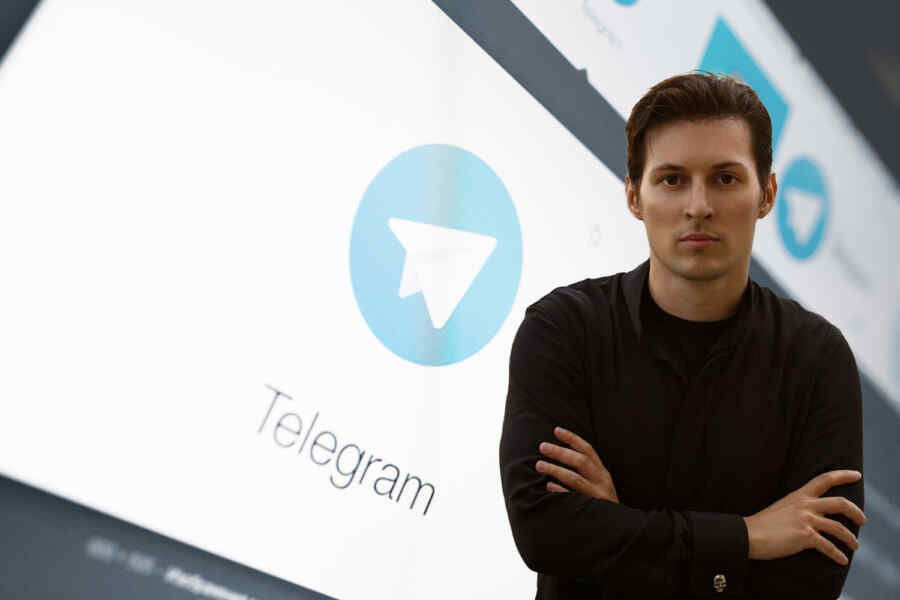 Operasi Penangkapan Durov Mungkin Dibantu Seorang Wanita Pirang Misterius