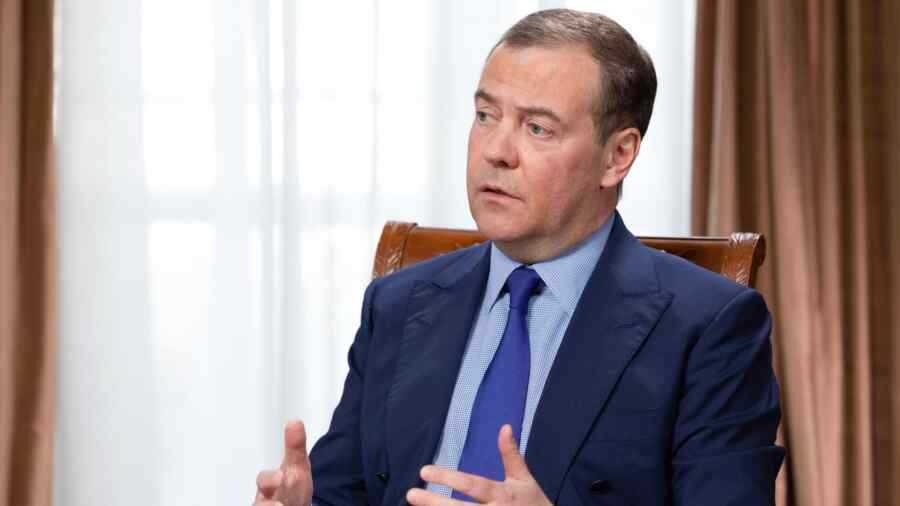 Medvedev Yakin Inggris akan Tenggelam dalam Beberapa Tahun Mendatang