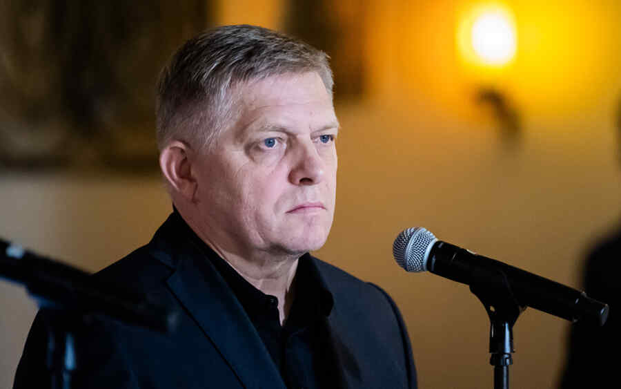 Perdana Menteri Slovakia Robert Fico Menerima Amplop Berisi Peluru di Dalamnya