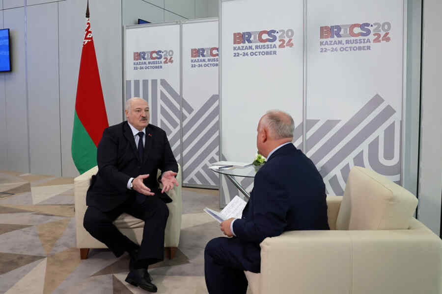 Lukashenko: Jika Kyiv Memutuskan untuk Menjatuhkan “Bom Kotor” di Moskow, Ukraina akan Lenyap