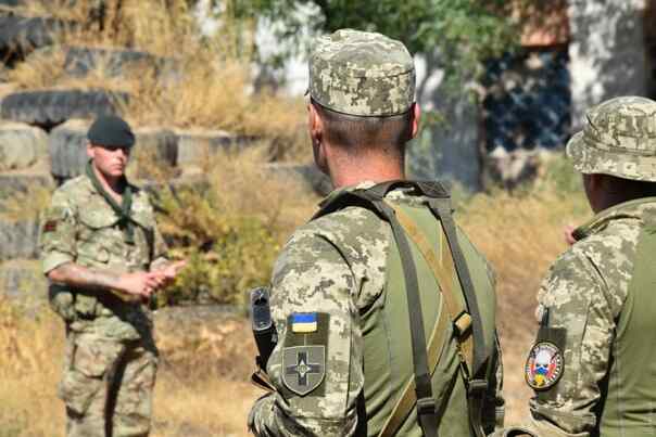 Seorang Instruktur Inggris yang Melatih Angkatan Bersenjata Ukraina Tewas Saat Latihan di Wales