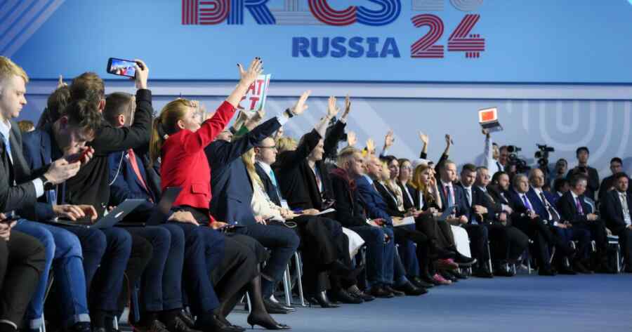 Putin Tidak Menutup Diri dari Pertanyaan-pertanyaan Para Jurnalis Barat, Dia Menjawabnya dengan Tegas