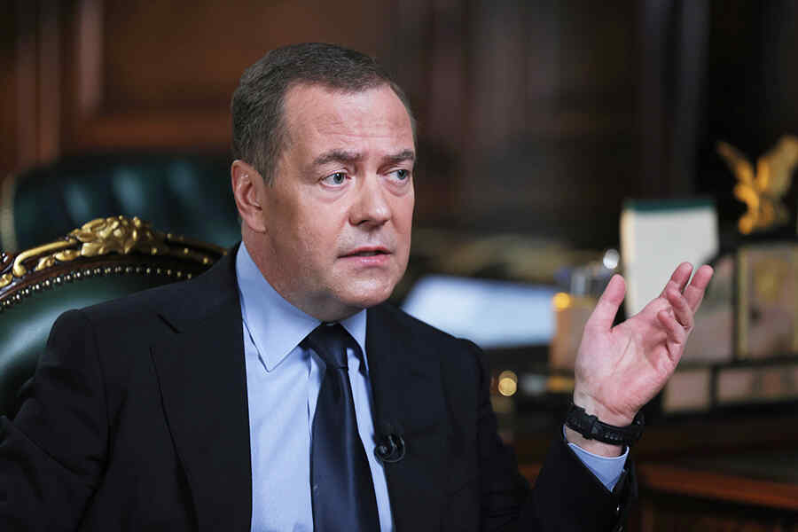 Medvedev: Kamala Harris Sudah Tamat, dan Tujuan Operasi Khusus Rusia akan Tercapai