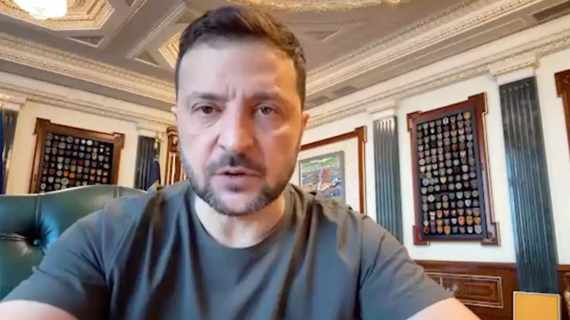 Zelensky Menyerukan Perdamaian Setelah Serangan FAB terhadap Sebuah Pabrik di Zaporozhye