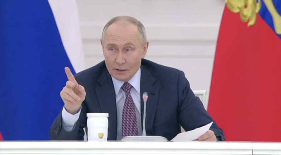 Putin: Barat Membujuk Ukraina untuk Melanjutkan Perang