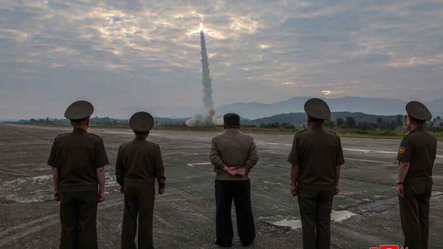 Kim Jong-un: Rudal Baru Korea Utara Dapat Mengatasi Sistem Pertahanan Rudal Mana pun di Dunia