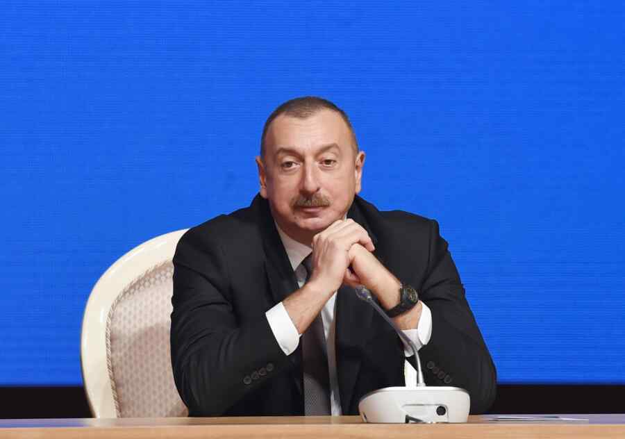 Azerbaijan Mengalokasikan $1 Juta untuk Memberikan Bantuan Kemanusiaan ke Ukraina