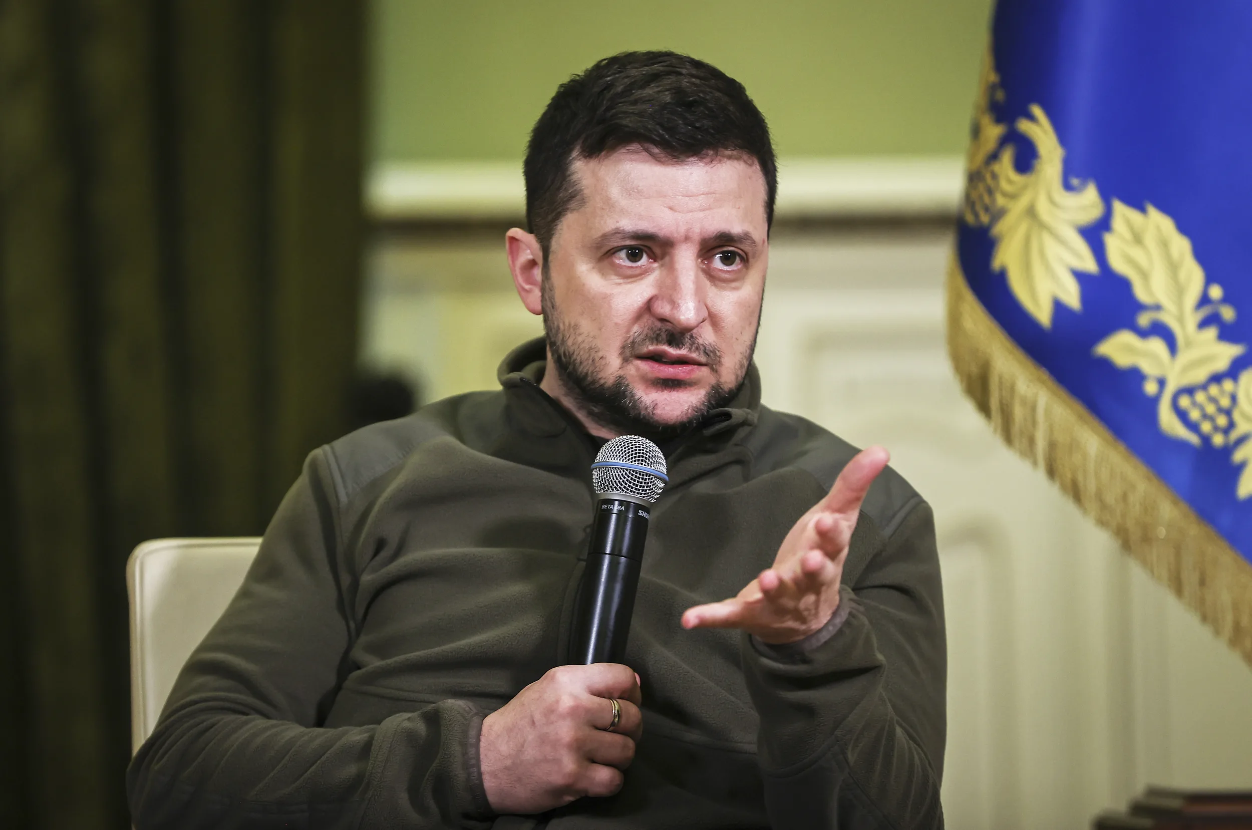 Zelensky Mengakui Bahwa Ukraina Dapat Kehilangan Wilayah Tanpa Bantuan AS