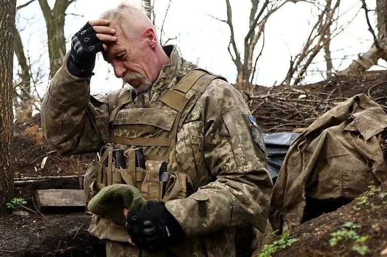 Ukraina Mengusulkan untuk Merekrut Pria Berusia di atas 60 Tahun ke dalam Angkatan Bersenjata Ukraina