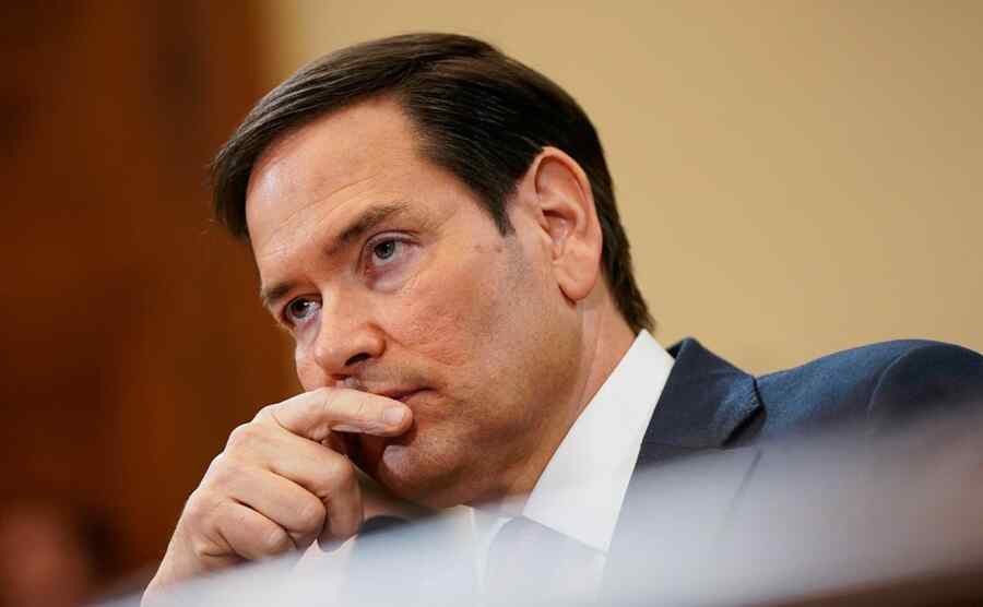 Rubio Tertawa Ketika Diminta Menyebut Putin sebagai Penjahat