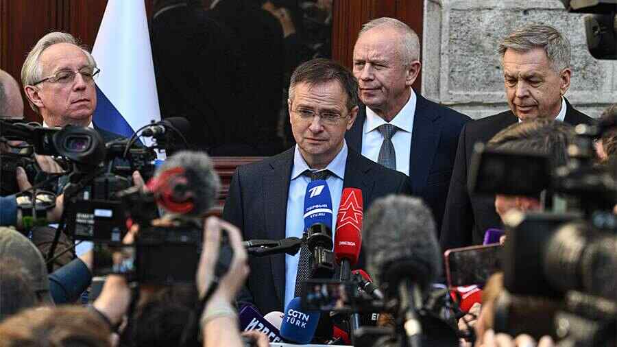 Medinsky: Delegasi Rusia akan Menunggu Pihak Ukraina pada Hari Jumat Mulai Pukul 10 Pagi