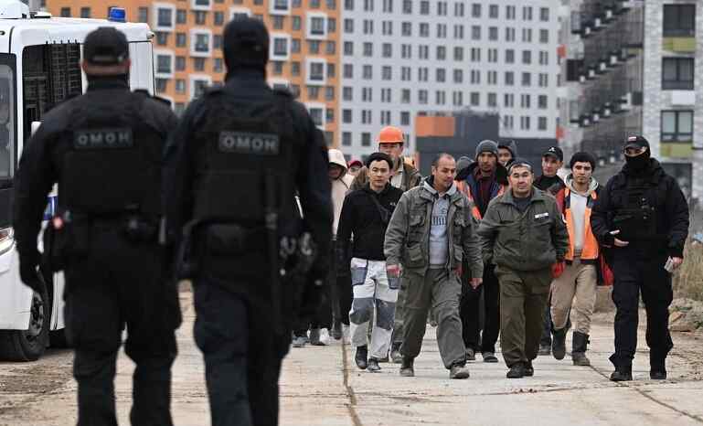 Uzbekistan Menuntut Rusia Memperlakukan Migran dengan Hormat