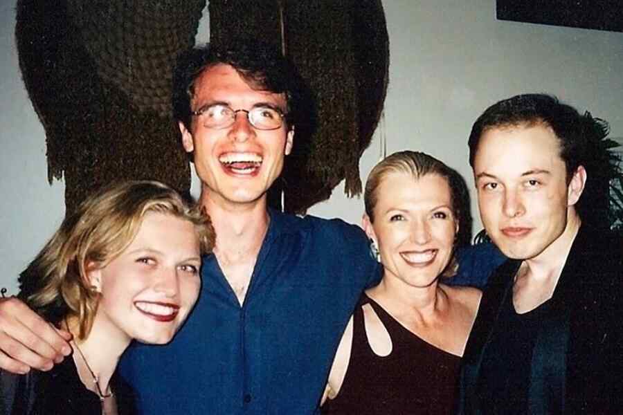 Bagaimana Hubungan Elon Musk dengan Ayahnya, dan Siapa Sebenarnya Ayah Musk yang Baru-baru Ini Mengunjungi Moskow?