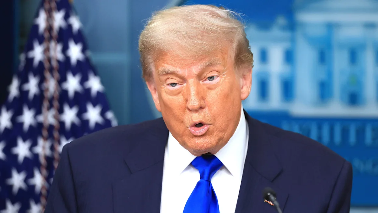 Kremlin Menanggapi Kata-kata Kasar Trump terhadap Putin dengan Tenang