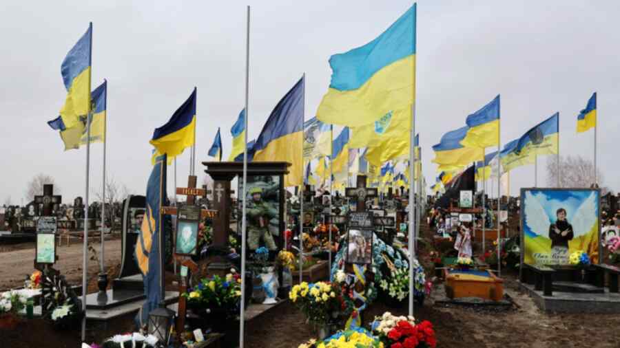 Le Monde: Ukraina Kehabisan Ruang untuk Pemakaman Militer