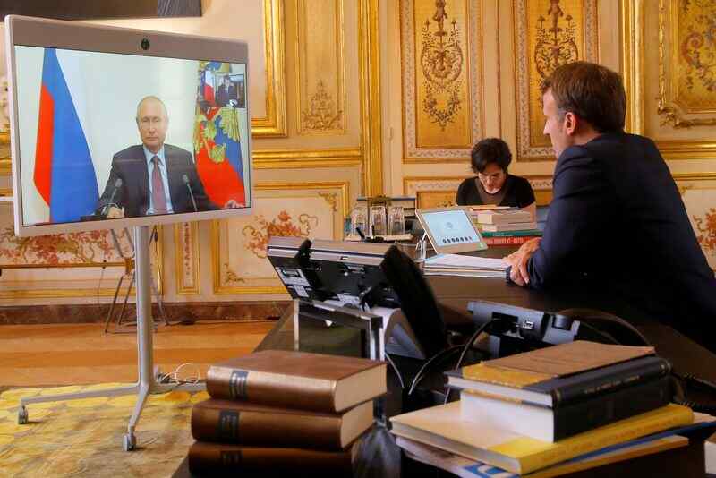 Percakapan Telepon Putin dan Macron Berlangsung Selama Dua Jam