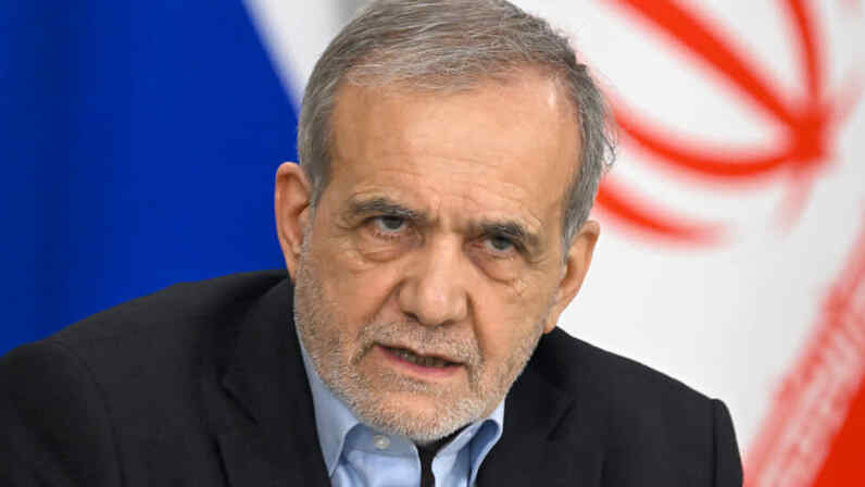 Presiden Iran Mengatakan Dia Siap Menyerang Israel