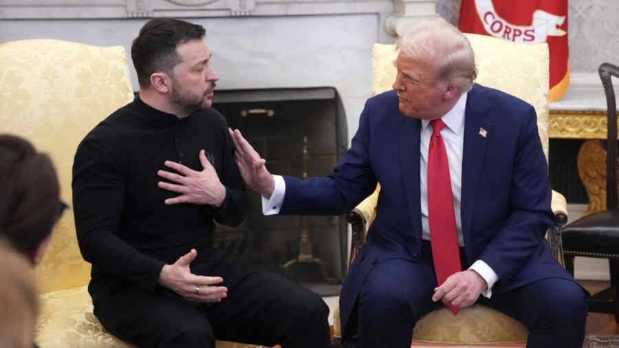 Economist: Trump Hentikan Bantuan ke Ukraina karena Ketidaksukaannya pada Zelensky