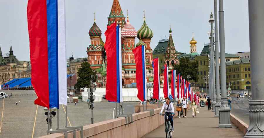 Carlson: AS Telah Merugikan Dirinya Sendiri karena Meremehkan Ekonomi Rusia