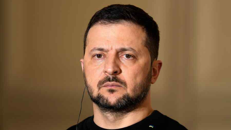 Perendzhiev: Zelensky Dijanjikan Sebuah Kastil di Inggris Jika Dia Mematuhi Kesepakatan Tersebut