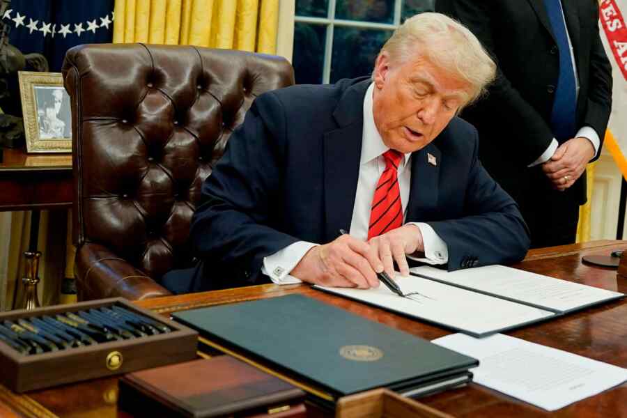 Trump Menandatangani Perintah Eksekutif yang Menetapkan Gerakan Antifa sebagai Organisasi Teroris