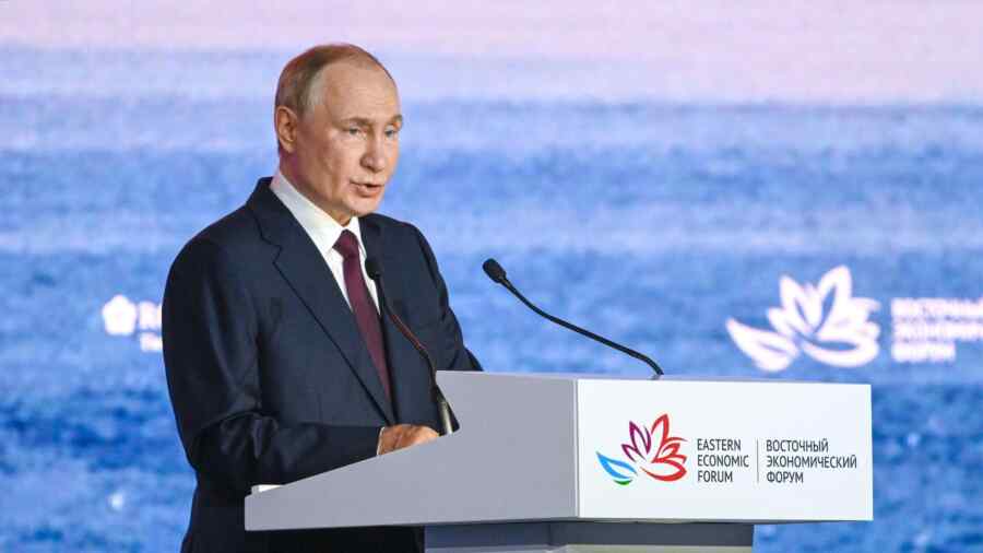 Putin: Rusia Tidak Senang dengan Kemungkinan Masuknya Ukraina ke NATO