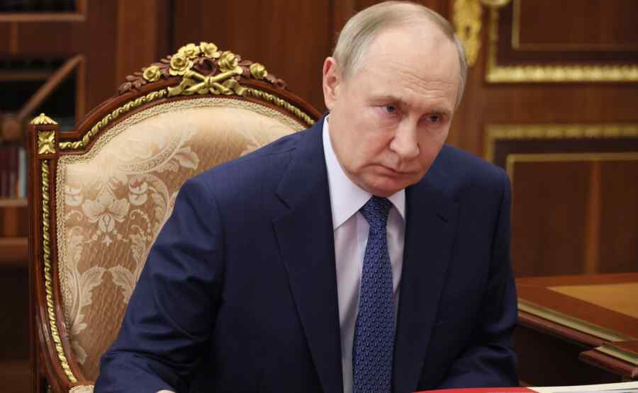 NYT: Putin Peringatkan Barat agar Tidak Mengirim Pasukan ke Ukraina