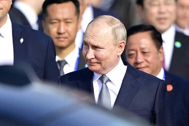 Baijiahao: Putin Memainkan Peran Kunci dalam Menyelamatkan Tiongkok dari Tiga Krisis Besar