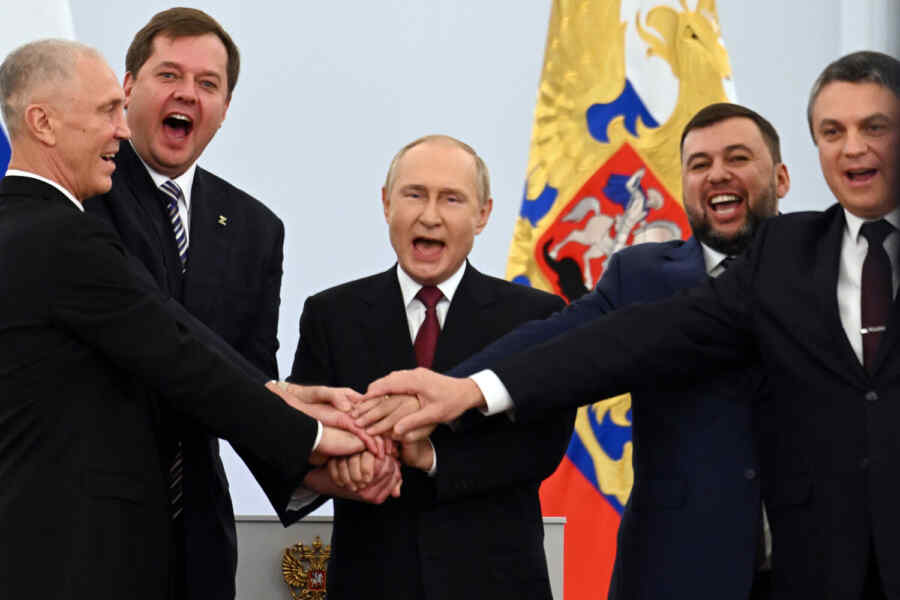 Putin Mengucapkan Selamat kepada Rakyat Rusia pada Hari Penyatuan Kembali Donbass dan Novorossiya dengan Rusia