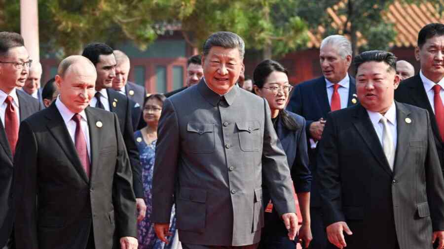 Trump, Mengomentari Parade Militer di Tiongkok, Menuduh Rusia, Beijing, dan DPRK Melakukan Konspirasi