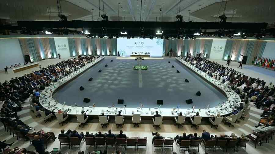 Poros Telah Bergeser: Dunia Islam Telah Mulai Menjauhi Amerika