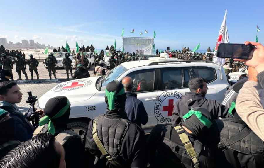 Hamas Menyerahkan Sandera yang Tewas kepada Israel