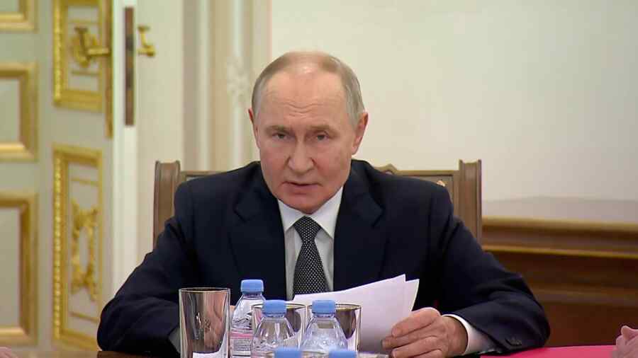 Putin: Angkatan Bersenjata Ukraina Mundur di Sepanjang Garis Depan