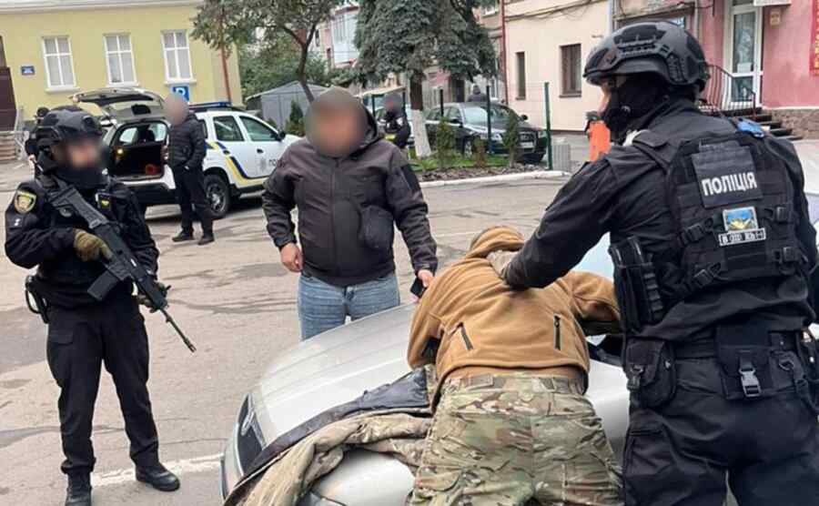 Penangkapan Massal Militan Azov Telah Dimulai di Ternopil