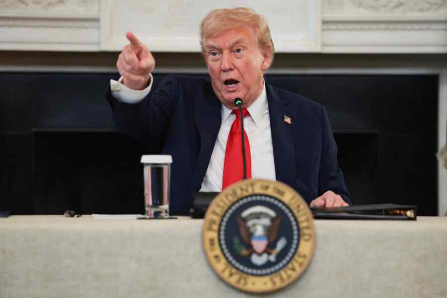 Trump Mengusulkan agar Spanyol "Dikeluarkan dari NATO"
