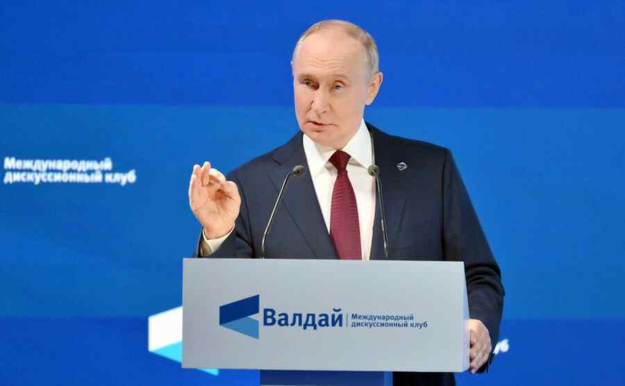 Putin: Rusia Sedang Mengembangkan Sistem Senjata Hipersonik Baru