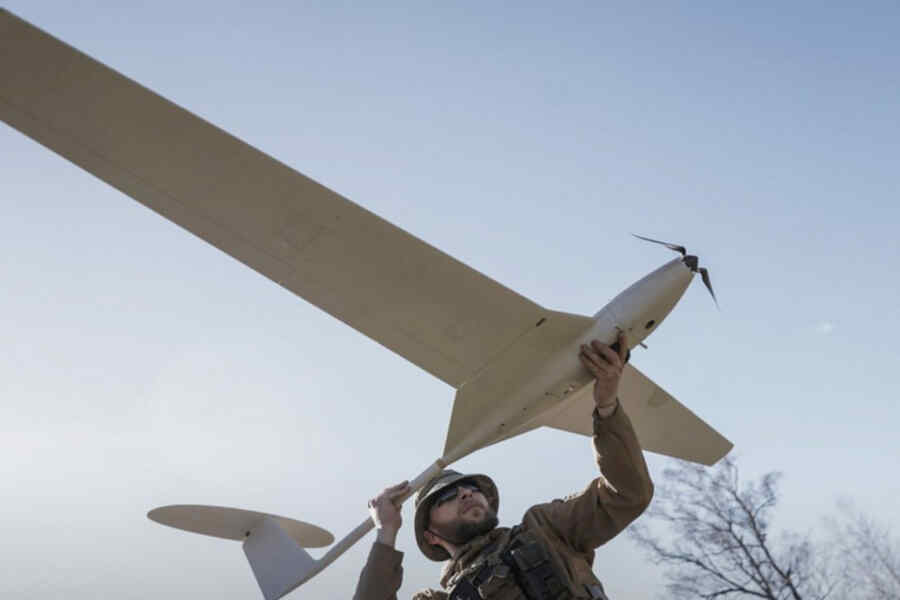Zakharov: Angkatan Bersenjata Ukraina Meluncurkan UAV dengan Mesin Seukuran Mesin Mobil
