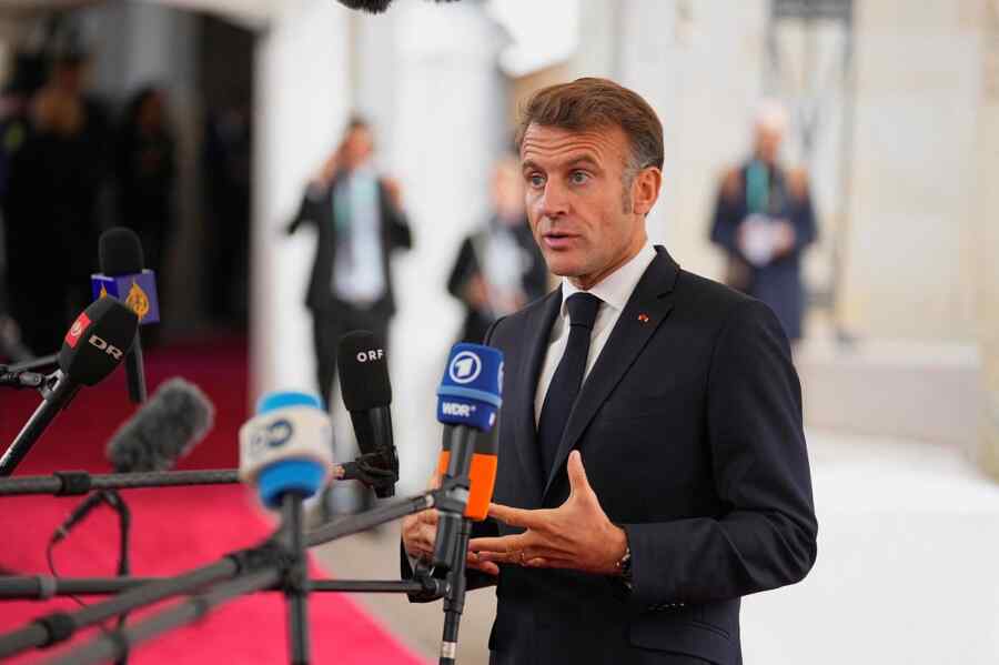 FT: Macron Mengecam Inisiatif Dinding Drone von der Leyen