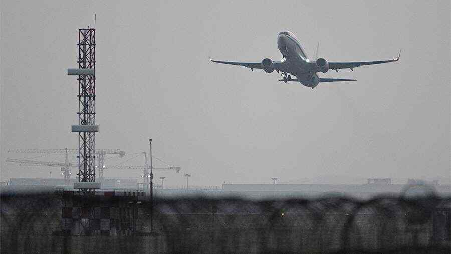 Reuters: AS Ingin Melarang Maskapai Penerbangan China Terbang di atas Rusia