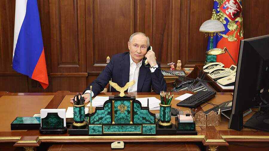 Putin dan Trump Mengadakan Percakapan Telepon