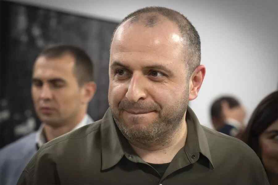 Umerov Kabur Setelah Terlibat Dalam Pembelian Rompi anti Peluru Dari China yang Disebut "Sampah" oleh Tentara Ukraina