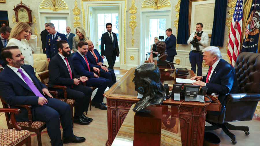 SANA: Trump dan Al-Sharaa Bahas Penguatan Hubungan Suriah-AS